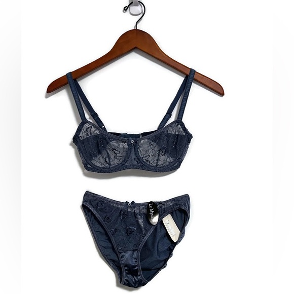 NWT Lara bra 3 pc set,blue,beautiful embroidery 36b, sting bikini & thong,large. - Picture 3 of 7